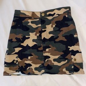 Forever 21 camo skirt